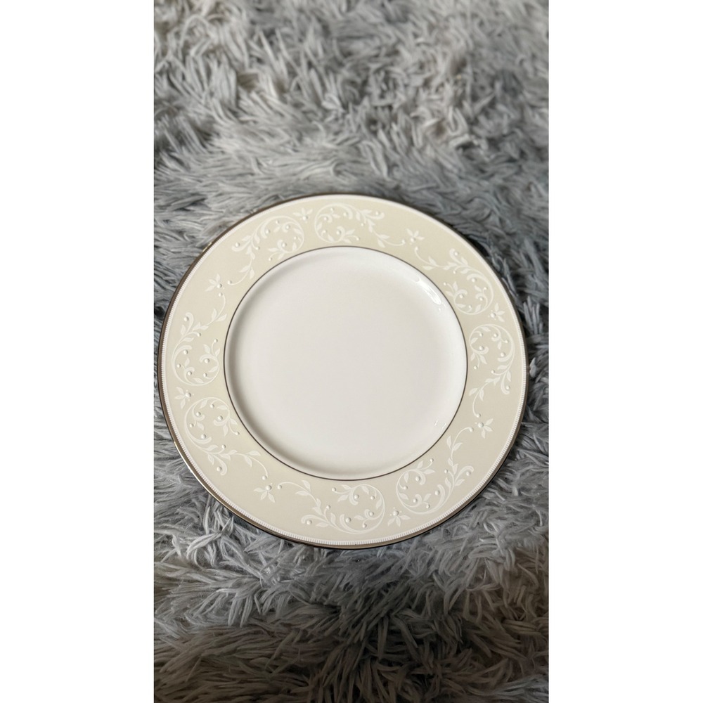 Lenox Opal Innocence 9" Accent Luncheon Plate Bone China Platinum Scroll New